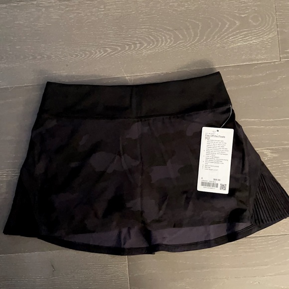NWT Lululemon Play of The Pleats Mid Rise Skirt-6 - Picture 4 of 5